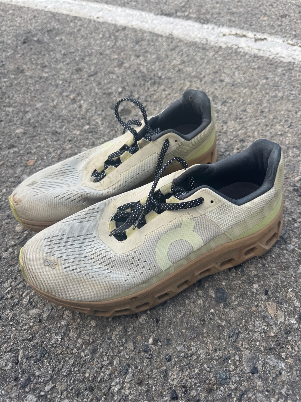 On Running Men’s Trail Shoe in Light Olive and Black